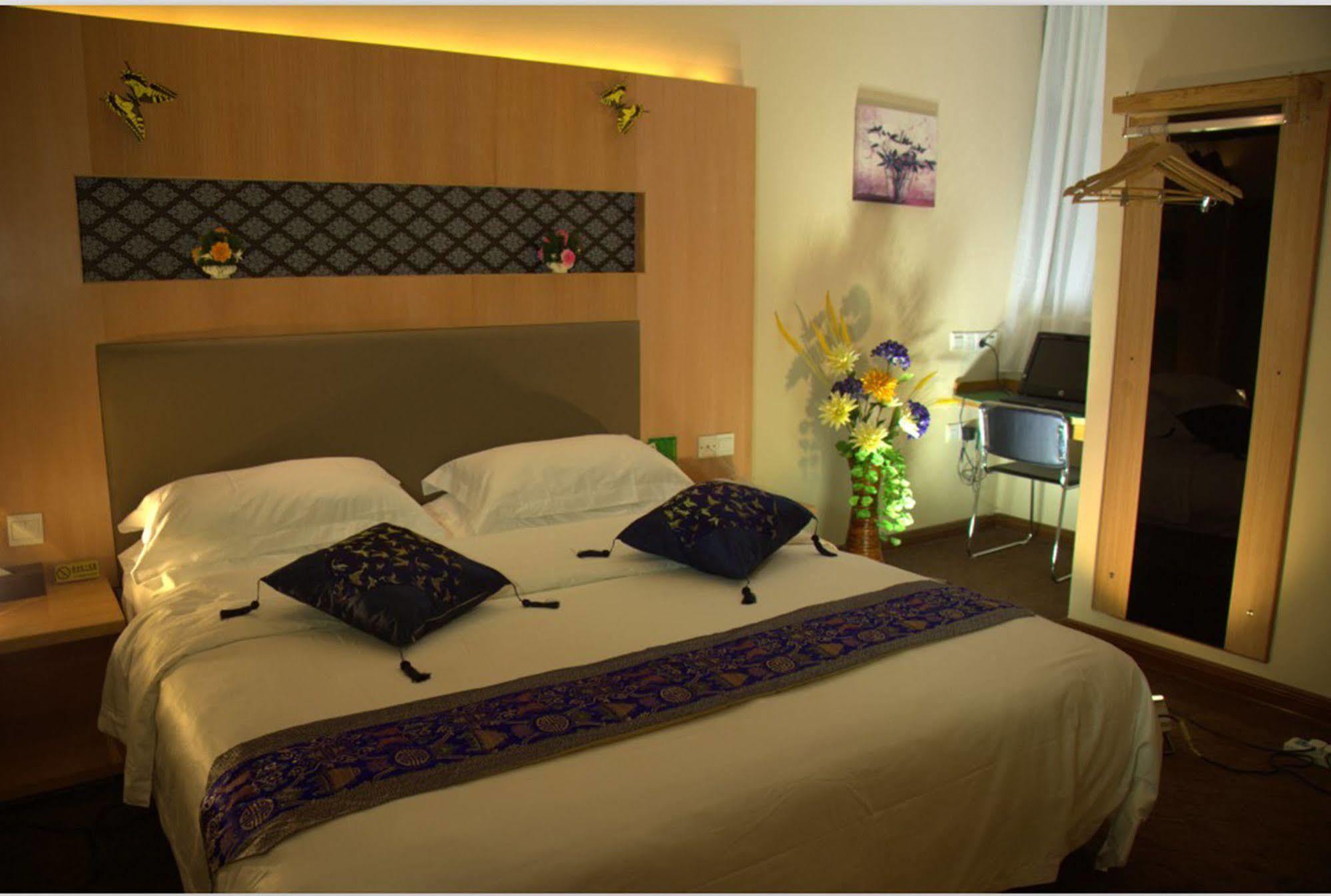 Home Club Hotel Yuexiu Branch Kanton Exteriér fotografie